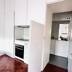 The Redondo House - No 4E2 - Comfortable One-Bedroom Apartment